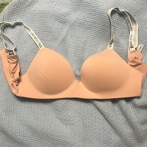 Nwt Victoria’s Secret bra size 36c